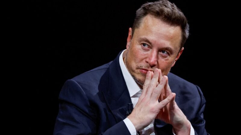 Elon Musk advierte que la IA superará a los humanos a más tardar en 2026