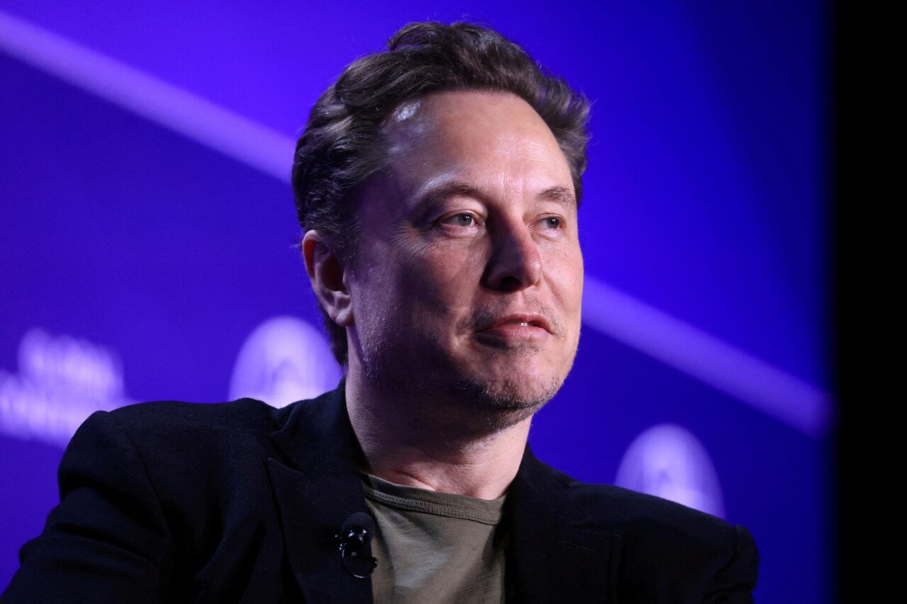 Elon Musk desvió miles de chips de IA de Tesla a X