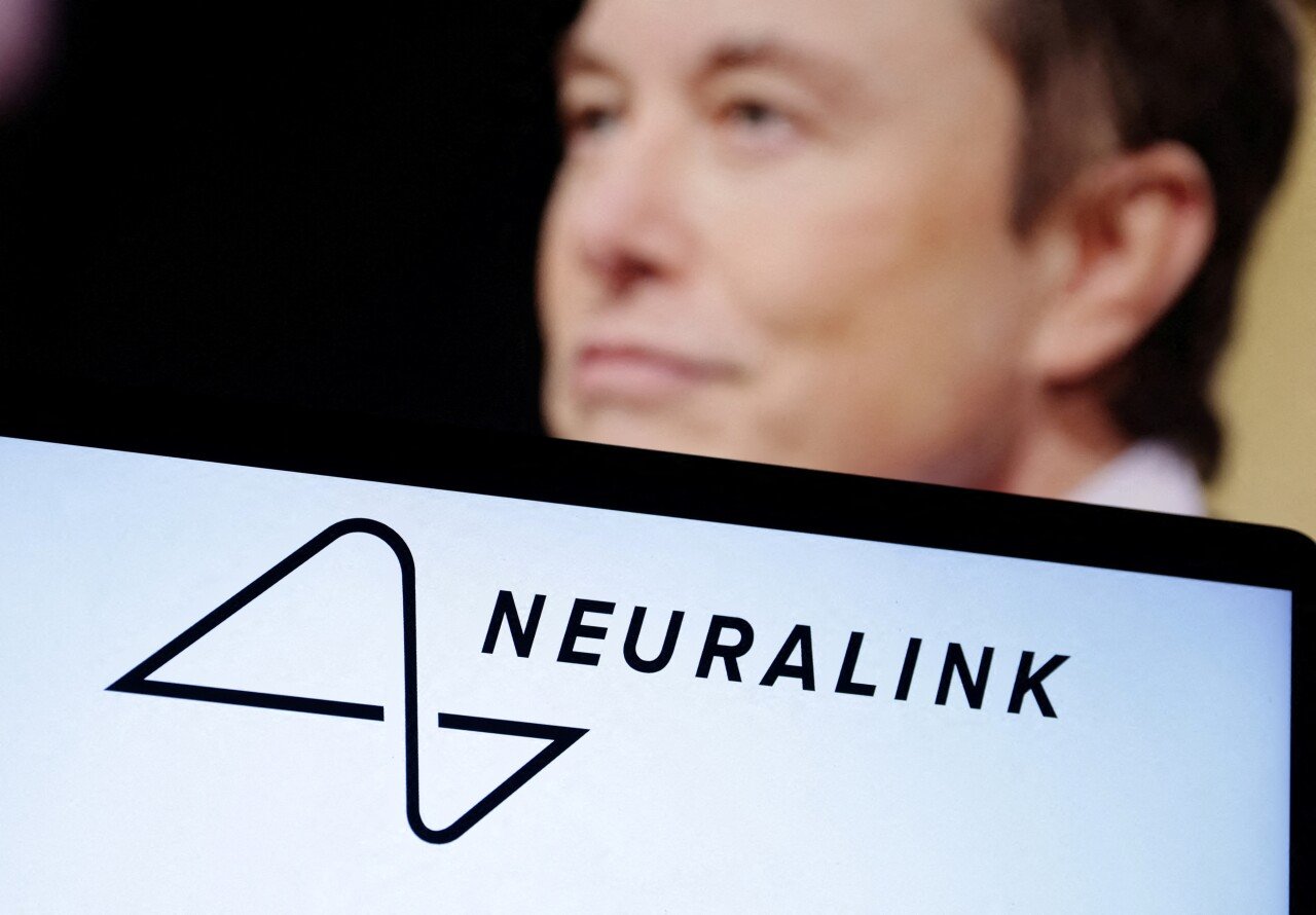 Neuralink asegura que su segundo implante cerebral resulta bien