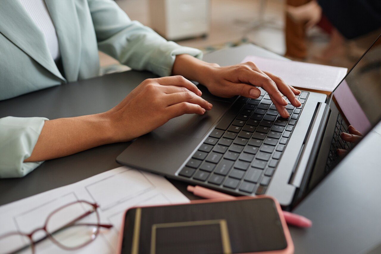 Cómo elegir una laptop para estudiante universitario