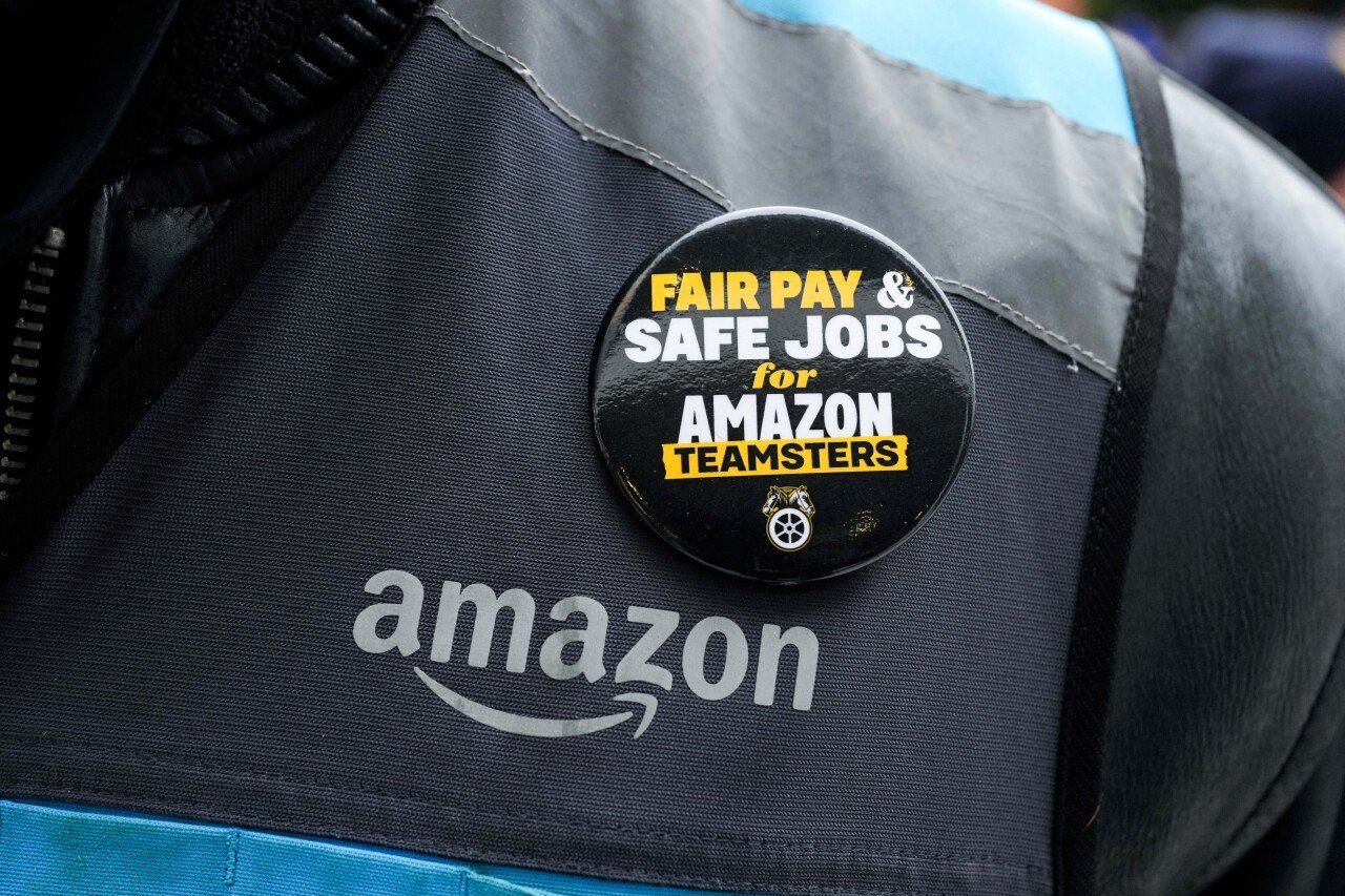 Trabajadores de Amazon se van a huelga previo a Navidad